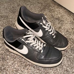 OLD SCHOOL NIKE AIR FORCE